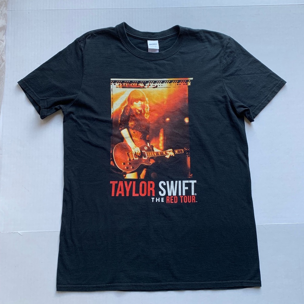Taylor Swift RED TOUR T-shirt